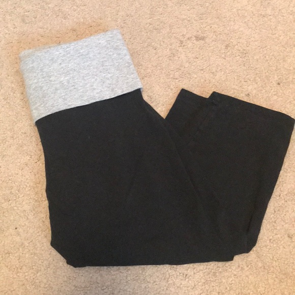 💥SOLD💥Small Pink Yoga Pants! - Picture 2 of 3